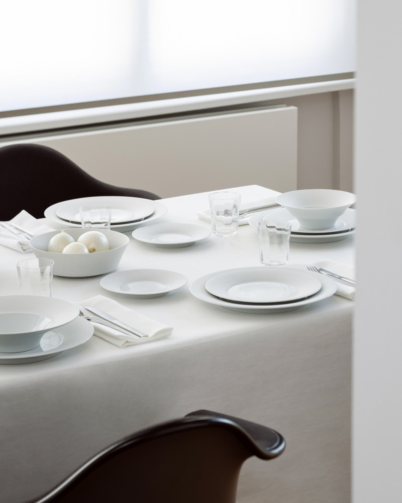 Indulge in the tactile pleasure of Hering’s tableware, where textures and finishes ranges from diamond-polished bisque over intr